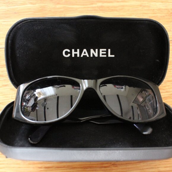 Chanel Classic Oversized Black Gold Logo Square Sunglasses Unisex Frames - Picture 6 of 8